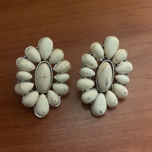 Oval Boho Western Squash Blossom Natural Stone Earrings - Picture 4 of 7